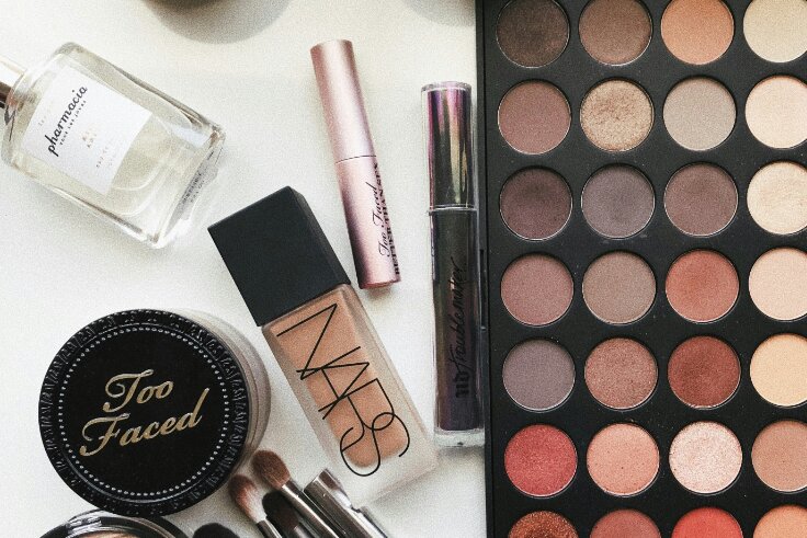 Gyantázás és Smink